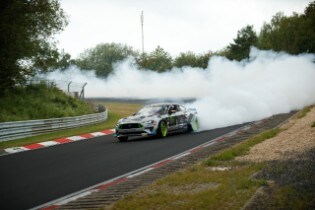 Watch High-Powered 900 Horsepower Mustang RTR Become Firs...